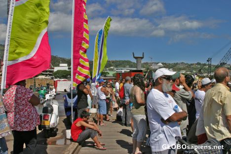 Postcard Papeete: July canoe races