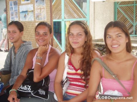 Postcard Bora Bora young beauties