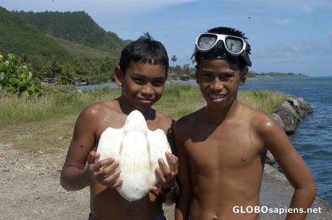 Postcard Little tahitians