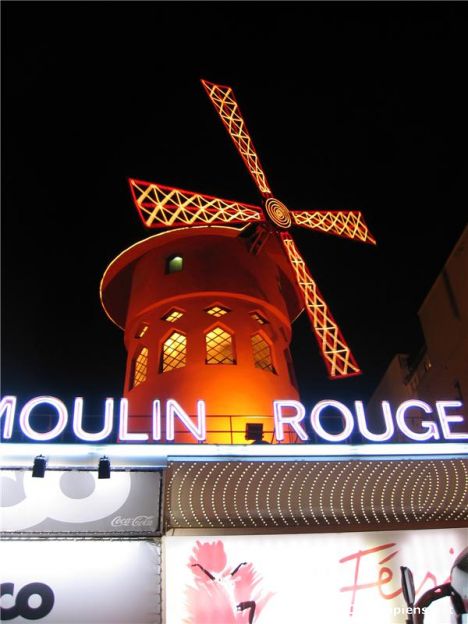 Postcard Moulin Rouge