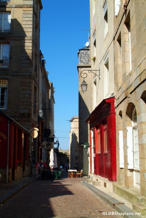 Postcard Saint-Malo - a narrow alley