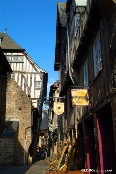 Postcard Dinan - a very narrow street