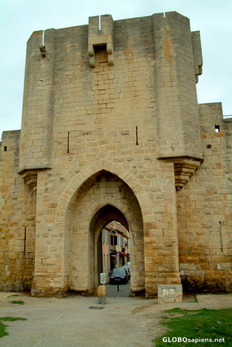 Postcard Aigues-Mortes - a city gate