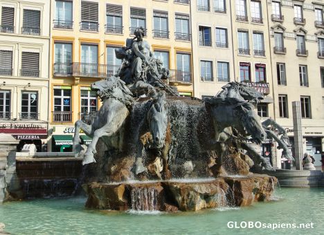 Postcard Fontaine Bartholdi in Lyon