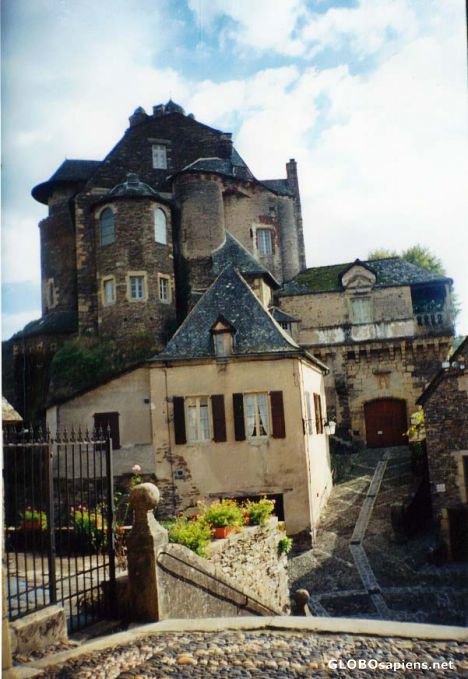 Postcard The Castle in the middle of Estaing