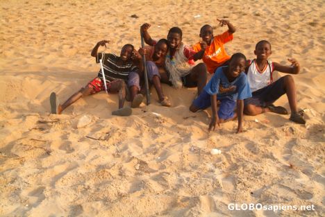 Postcard Kotu (GM) - children on the beach