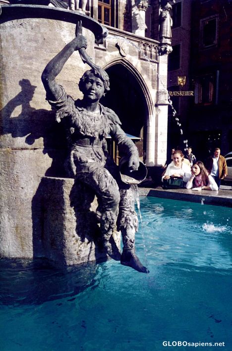 Postcard Marienplatz Fountain