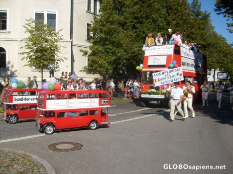 Postcard Oktoberfest Parade 06o18 Buses