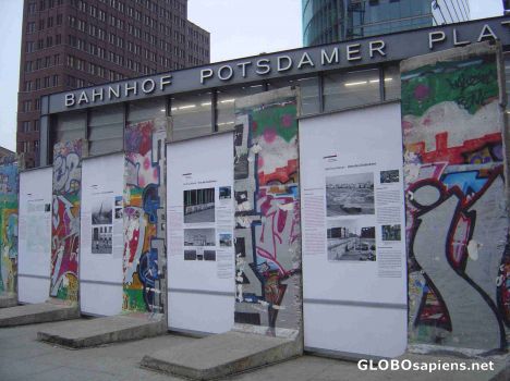 Postcard Berlin Wall