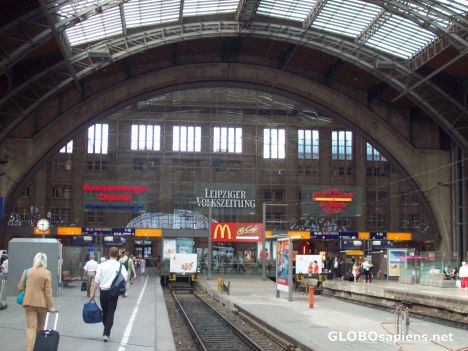 Postcard Leipzig Railway Station