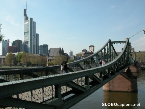 Postcard bridge over the Frankfurt river.