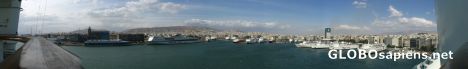 Postcard A very wide Pan of Athens Harbour