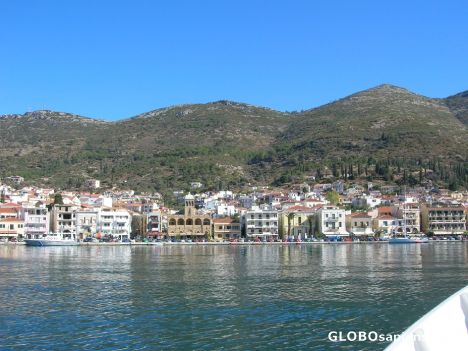 Postcard Samos, seen from the sea, looks a very pretty isla