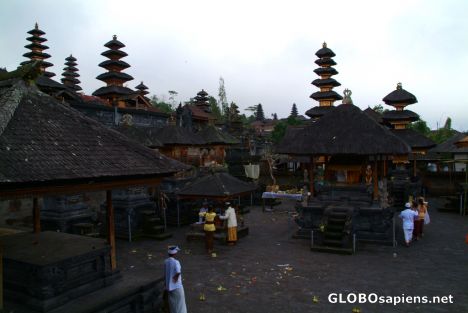 Postcard Bali (ID) - Pura Besakih - inside