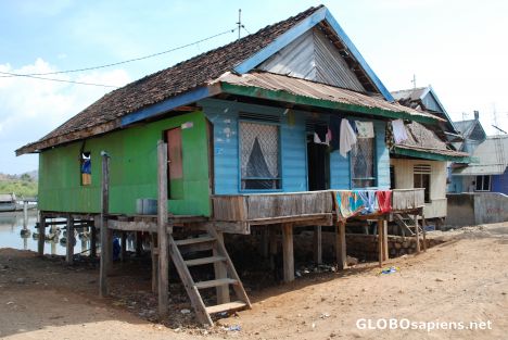 Houses in Sape