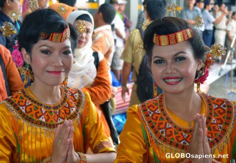 Postcard Local South Sulawesi girls in National Dress