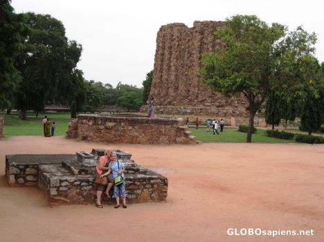 Postcard Well and Water Tower at Qutab Minar