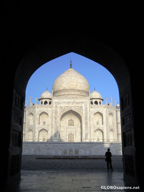 Postcard Sideview of the Taj Mahal through the Library arch