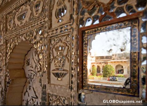 Postcard Mirrored walls reflecting the Mughal Garden