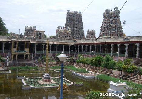 Postcard Meenakshi temple - sacred pond -2