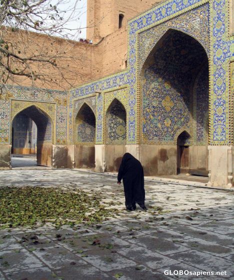 Postcard a fall day in esfahan