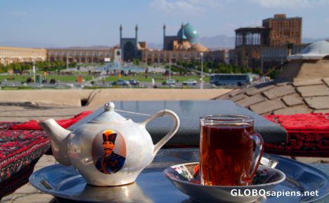 Postcard Esfahan, Naghsh-e Jahan Sq view over tea