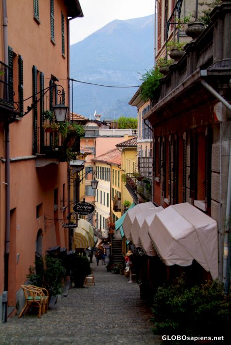 Postcard Bellagio - narrow lane