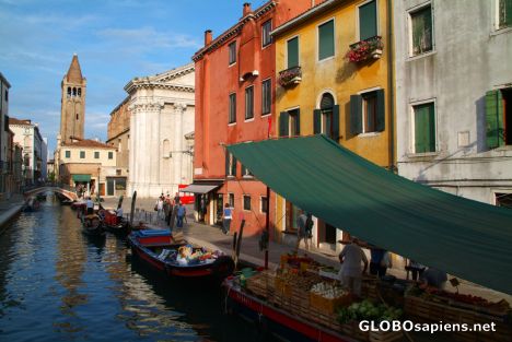 Postcard Venice (IT) - floating shop