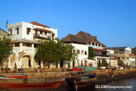 Postcard Lamu - Lamu Town's waterfront