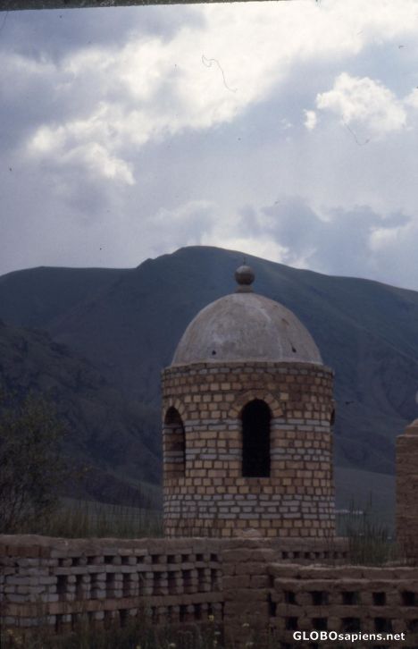 Tuura Suu, Kyrgyzstan, A Grave