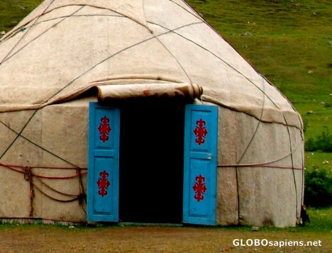 Postcard Barskoon - yurt's blue door
