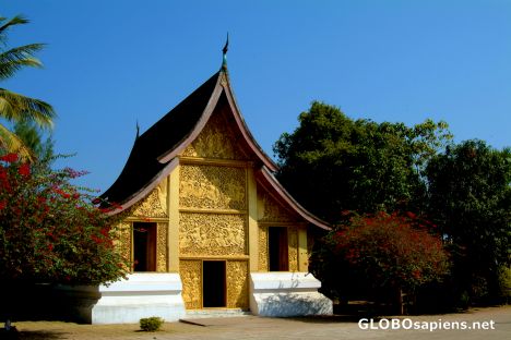 Postcard Luangprabang - golden wat
