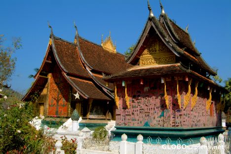 Postcard Luangprabang - colourful walls