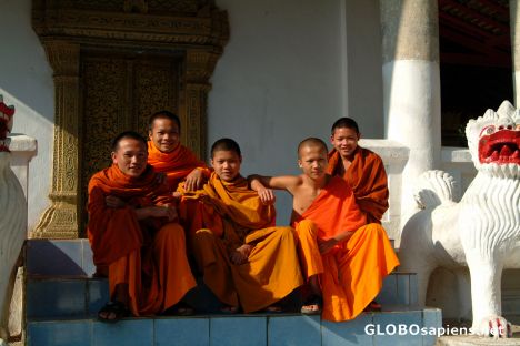 Postcard Luangprabang - Buddhist novices