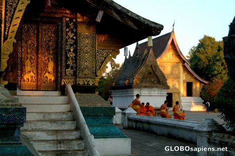 Postcard Luangprabang - golden door