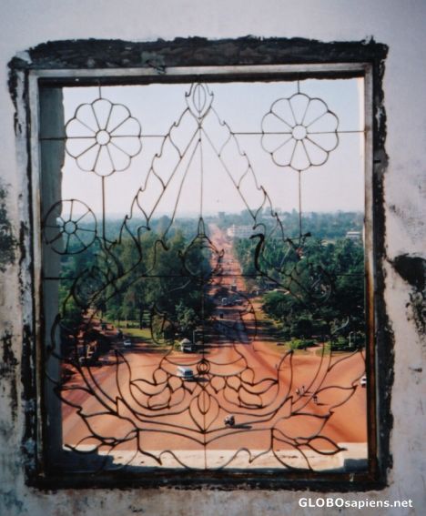 Postcard Patutxai Gate-from the inside
