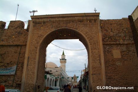 Postcard Tripoli - medina's gate