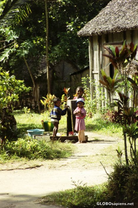 Postcard Nosy Boraha (Ile Sainte Marie) Children