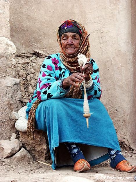 Postcard Old Woman in Ait Benhaddou