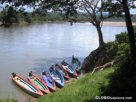 Postcard Boats await in Rio Usumacinta