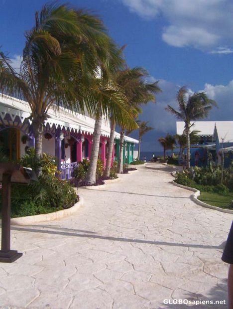 Postcard Carribean Village, Garrafon