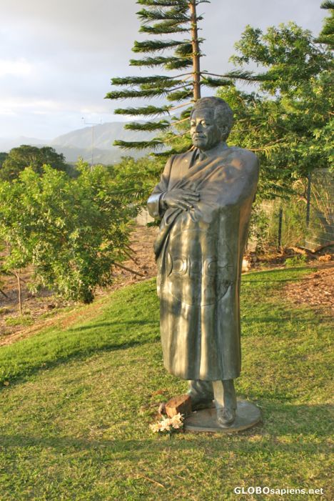 Postcard Statue of Jean-Marie Tjibaou - Noumea