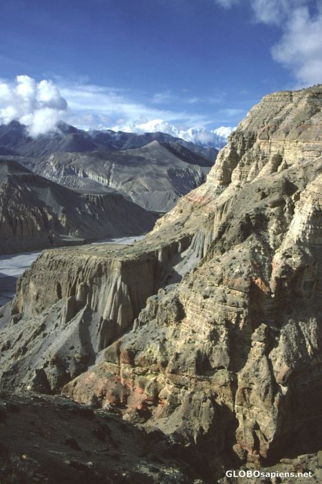 Postcard Gorge above Chele
