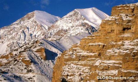 Postcard Snowy peaks of Mustang