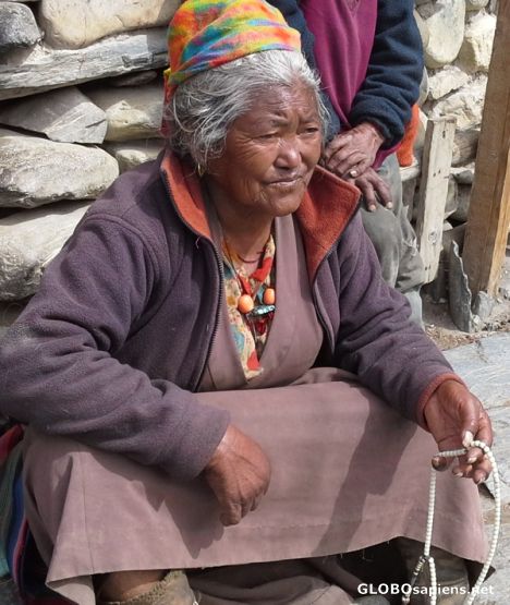 Postcard Old lady from Mustang