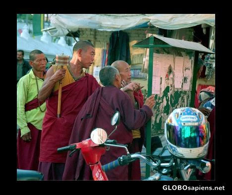 Postcard Bodhnath Monks, Nepal