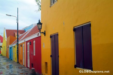 Postcard Curacao (AN) - Coloured Alley in Willemstad