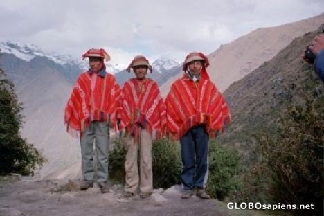 Postcard Inka Trail - Our Porters Pose