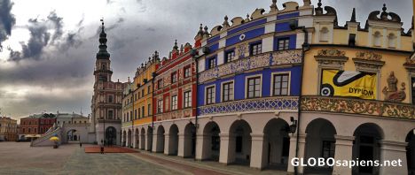 Postcard Zamosc (PL) - elegant houses in the Great Square