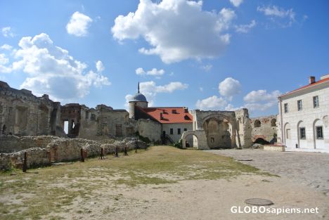 Postcard Janowiec - castle courtyard
